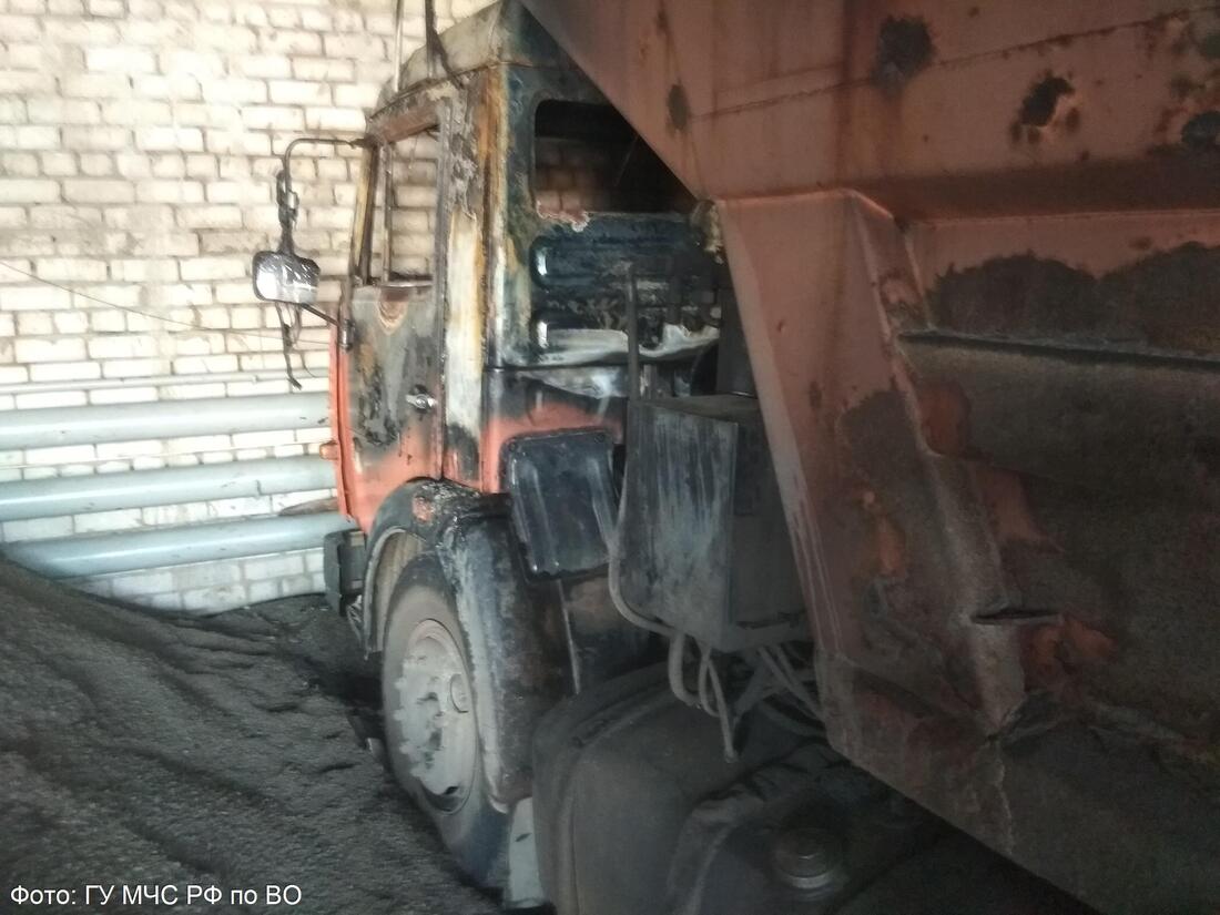 В Кадуе из-за замыкания электропроводки загорелся КамАЗ