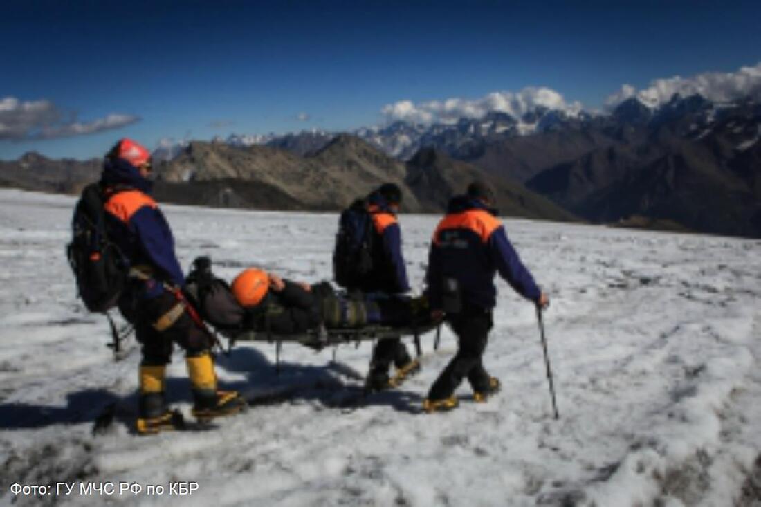 Пропавший на Эльбрусе альпинист из Череповца найден живым