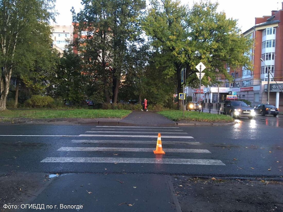 80-летний водитель ВАЗа сбил женщину в Вологде