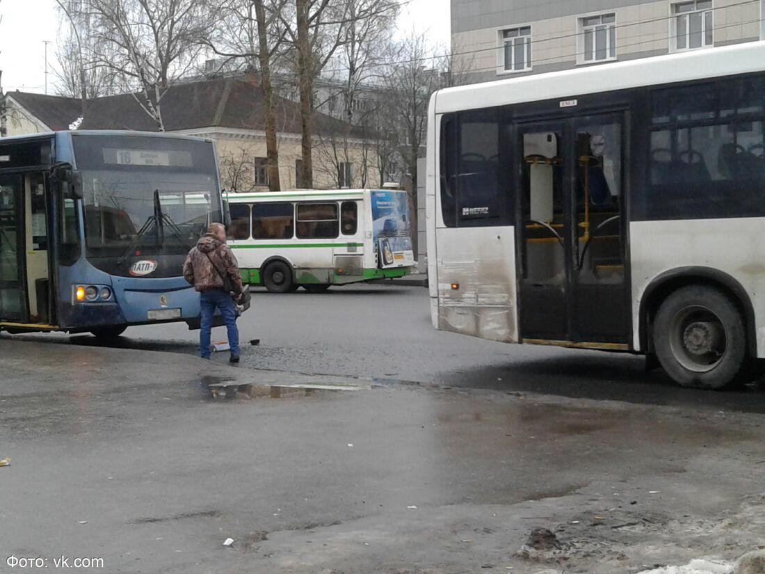 В Вологде столкнулись два пассажирских автобуса