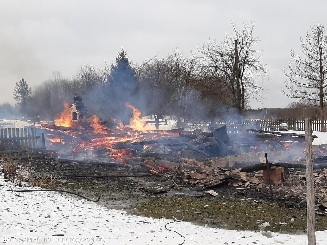 В Междуреченском районе пожар полностью уничтожил жилой дом