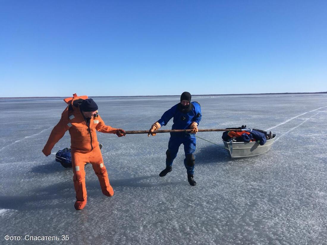 Тела троих утонувших рыбаков нашли за сутки в Вологодской области