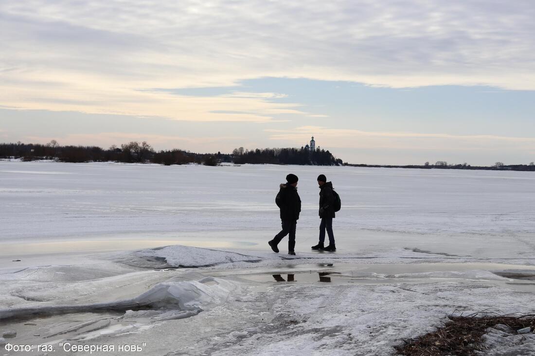 Семерых школьников сняли со льда в Усть-Кубинском районе