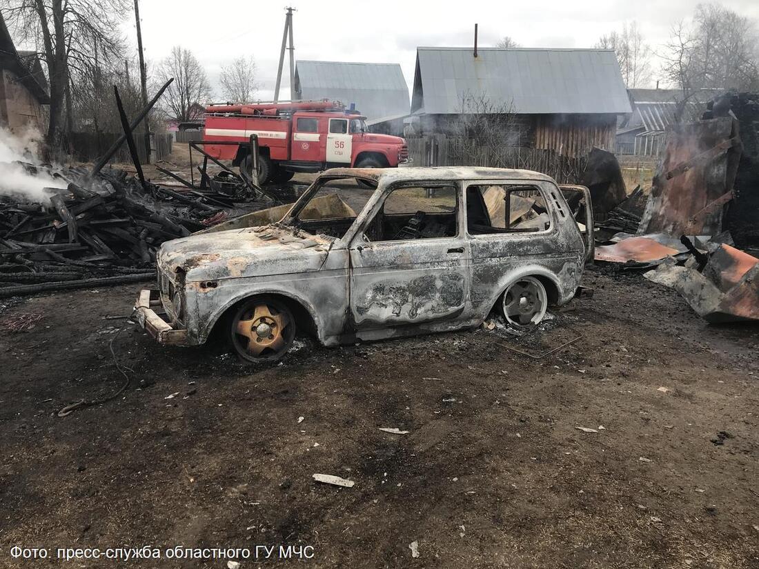 Гараж и «Нива» сгорели в Череповецком районе