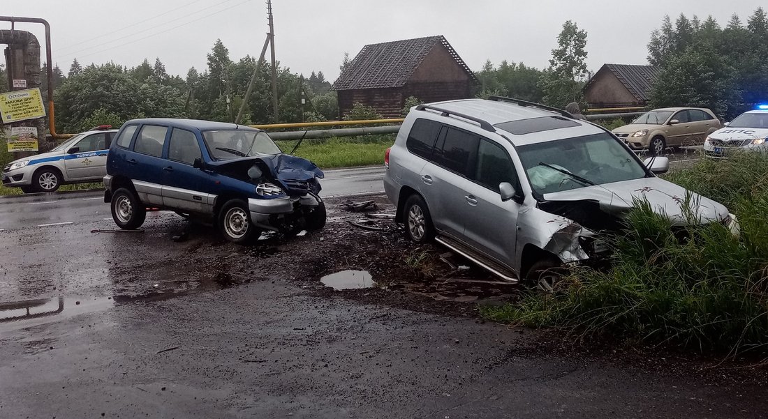 Три человека пострадали в аварии на окраине Череповца