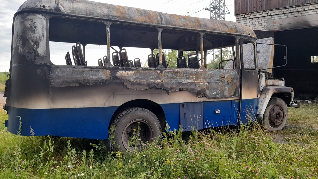 Школьный автобус сгорел в Великоустюгском районе