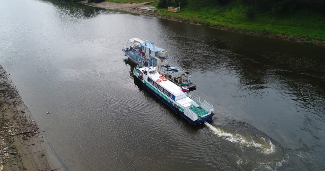 Затонувший теплоход «Капитан Артюшин» наконец-то подняли со дна реки Вологды