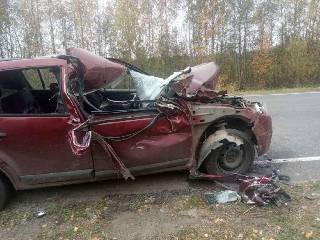 Мужчина пострадал в жёсткой аварии на трассе Р-104 в Череповецком районе 