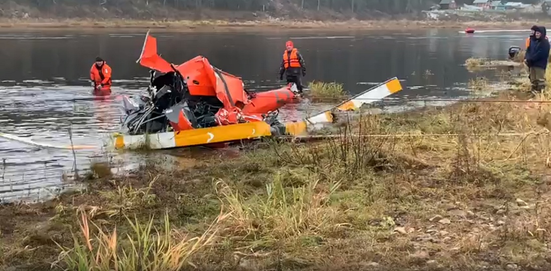 Со дна реки Сухоны извлечён потерпевший крушение легкомоторный вертолёт 