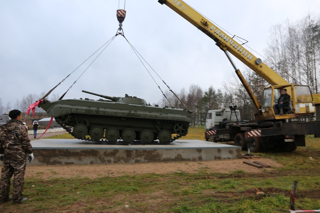 В Вытегре установили танк в парке «Патриот»
