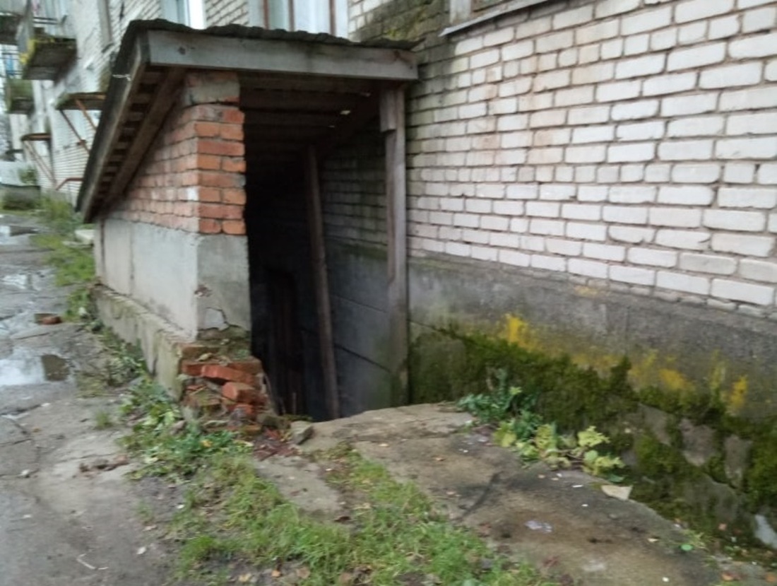 Крик о помощи: многоквартирный дом в Вытегре рушится на глазах 