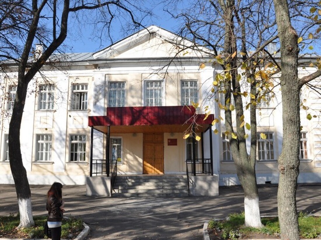 Факт незаконных поборов выявили в вологодской гимназии №2