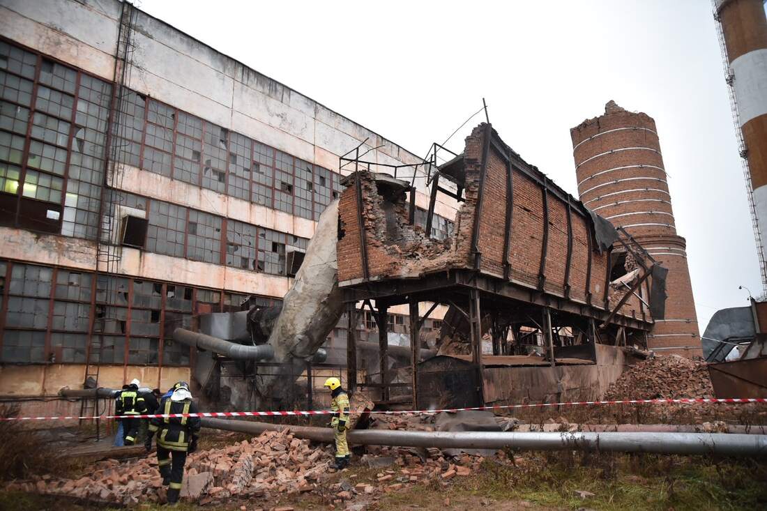 На Вологодском подшипниковом заводе обрушилась 40-метровая кирпичная труба 