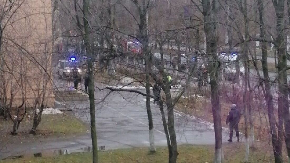 Учеников школы эвакуировали из-за угрозы "взрыва" в Череповце