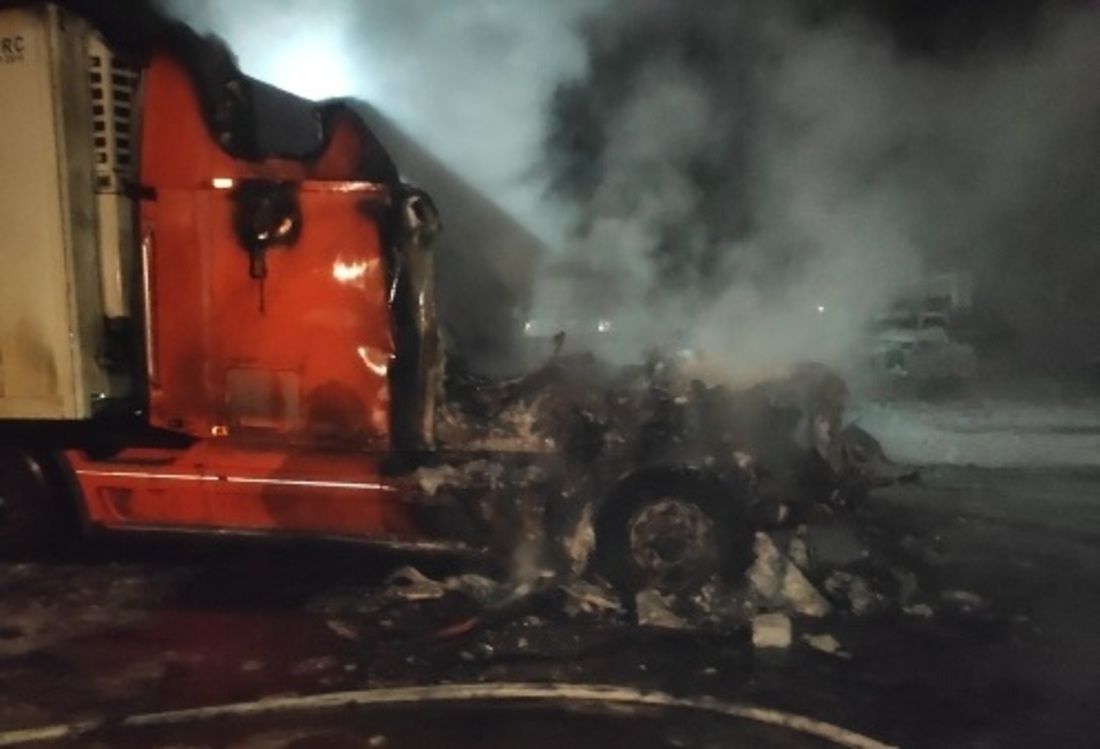 Кабина грузового автомобиля сгорела в Чагодощенском районе