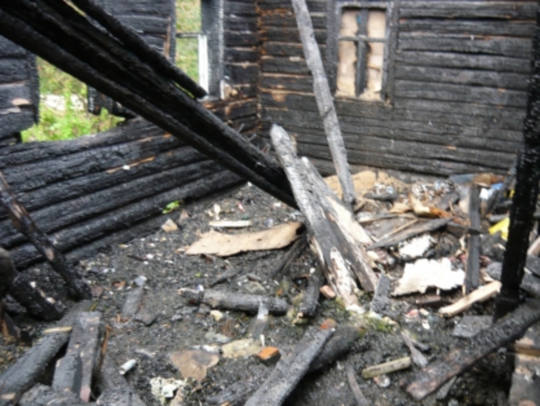 Тела двух людей обнаружены в сгоревшем доме в Вожегодском районе