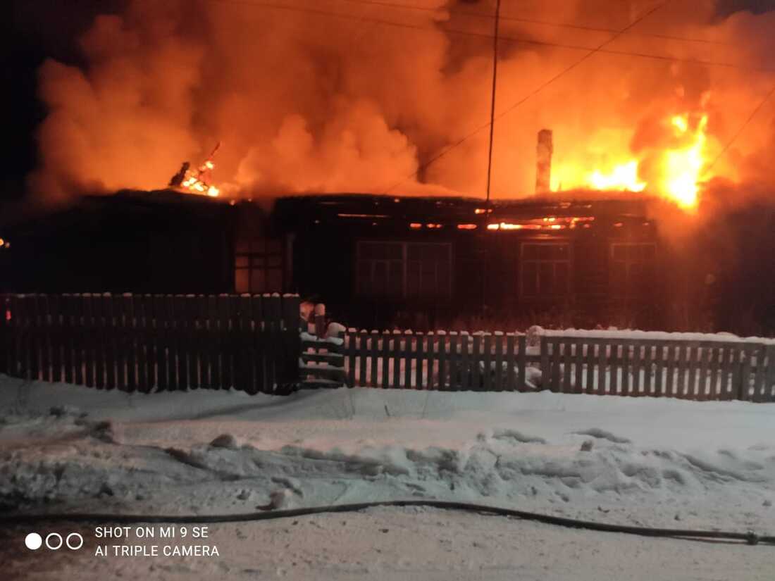 Крупный пожар унёс жизни троих человек в Чагоде