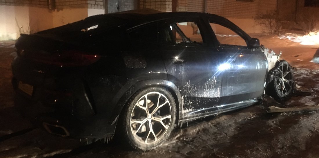 В Вологде неизвестные злоумышленники сожгли люксовую BMW