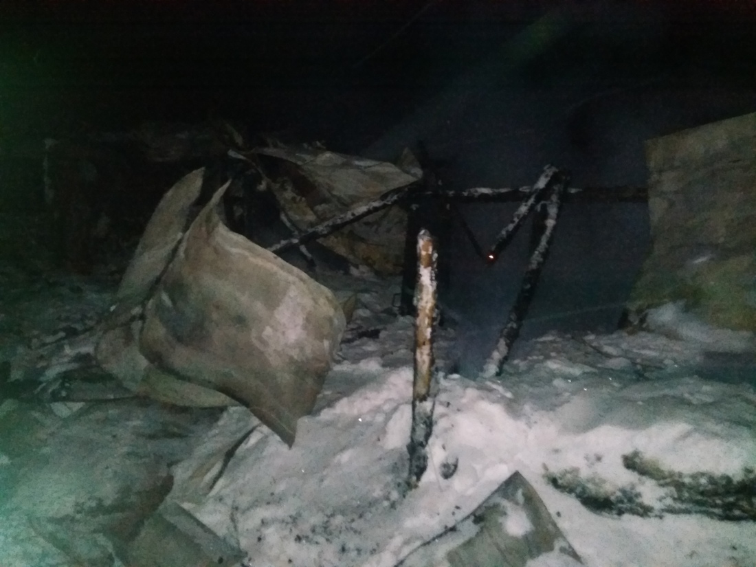 В Тотемском районе из-за повреждённого дымохода сгорел хозяйственный двор