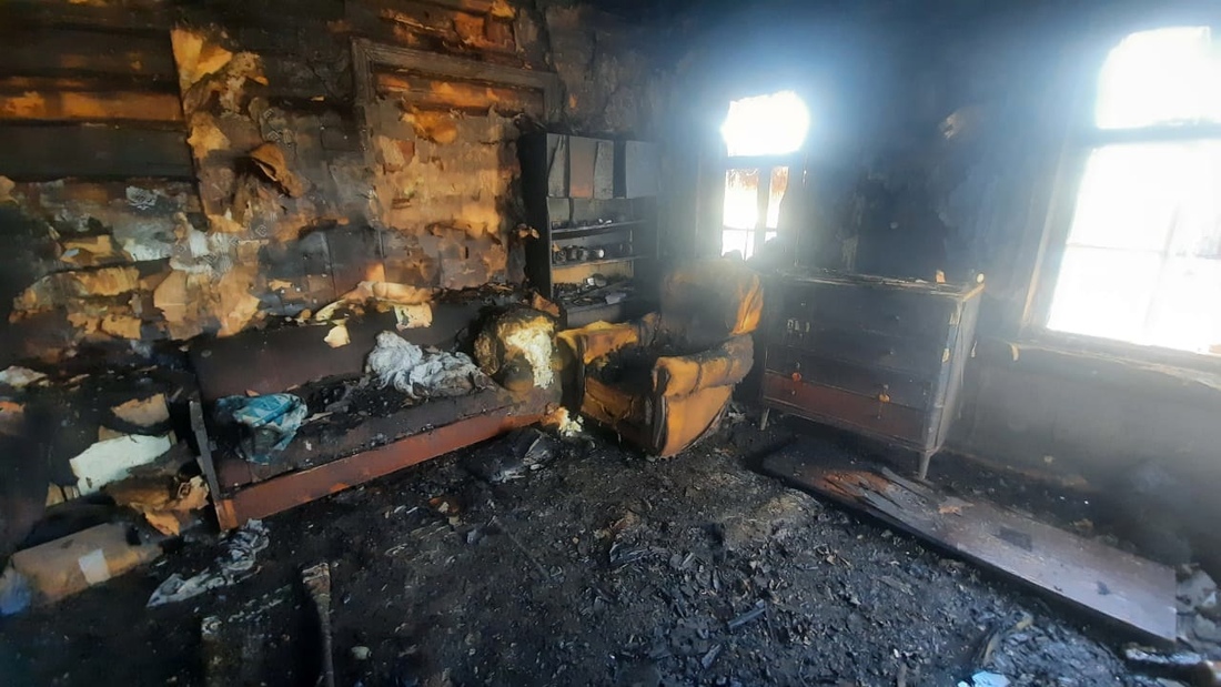 Следователи начали проверку по факту гибели пенсионера при пожаре в Белозерске