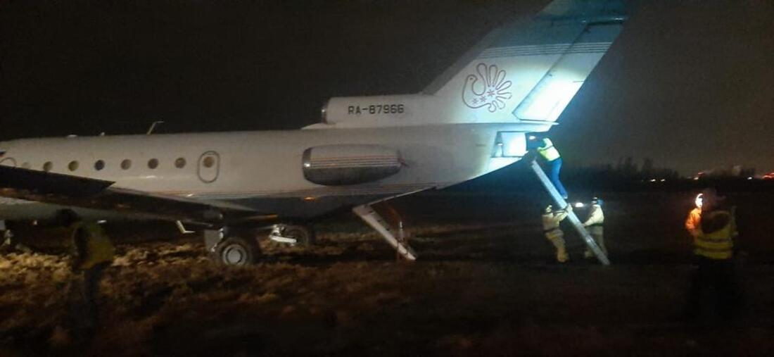 Самолёт «Вологодских авиалиний» совершил аварийную посадку в Пулково