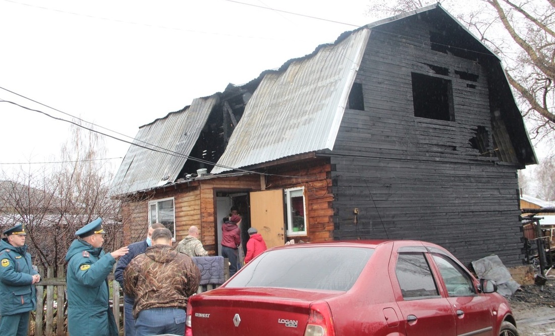 Многодетная семья осталась без крова из-за крупного пожара в Великом Устюге