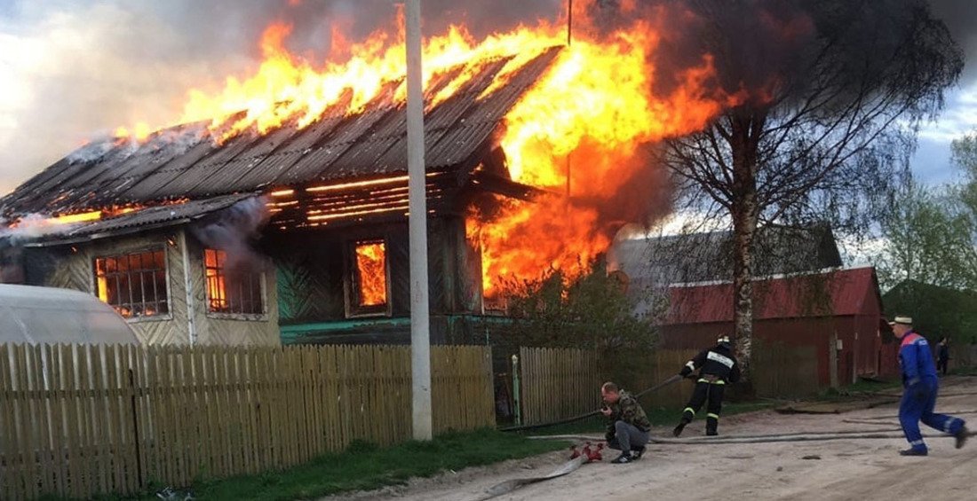 Три человека погибли в страшном пожаре в Тотемском районе 