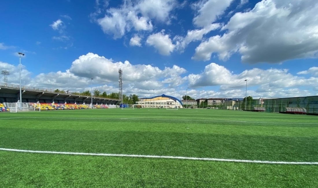 Футбольное поле на стадионе «Металлург» обновлено в Череповце