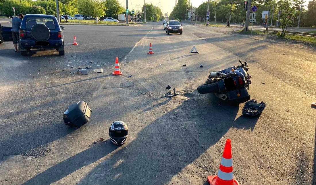 Автомобиль и мотоцикл столкнулись в Череповце: есть пострадавший