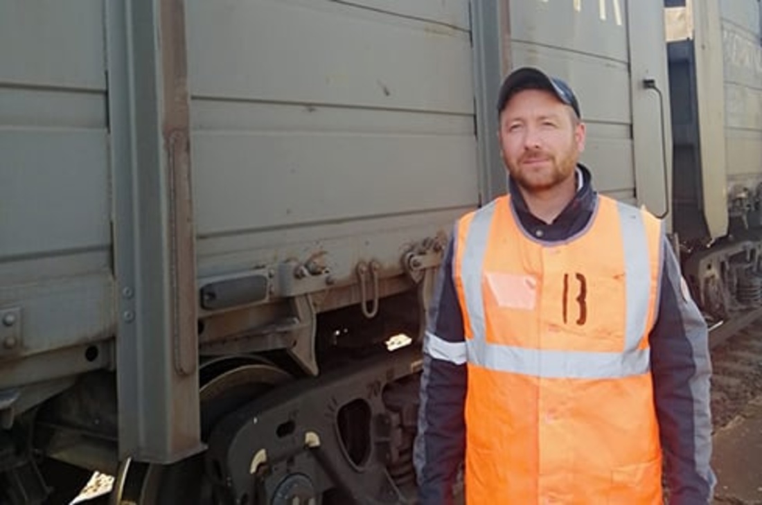Сотрудник вологодской станции дважды сумел предотвратить аварии на железной дороге