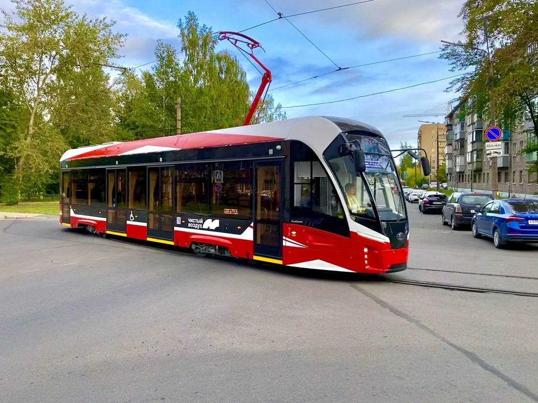 Новые трамваи вышли на рельсы в Череповце