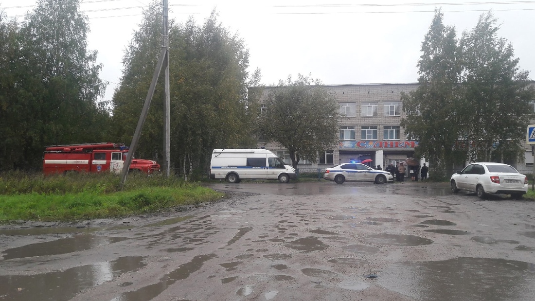 В Соколе эвакуировали учеников и сотрудников третьей школы
