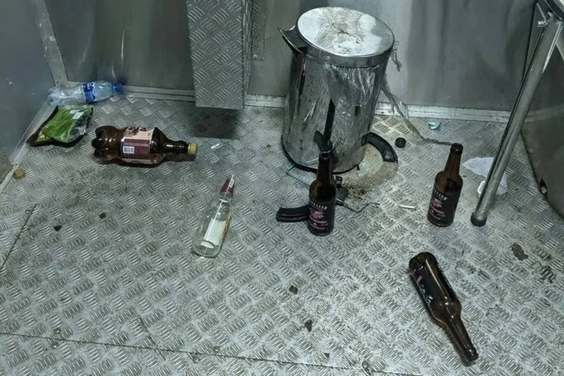 Задержаны разгромившие общественный туалет вандалы из Череповца