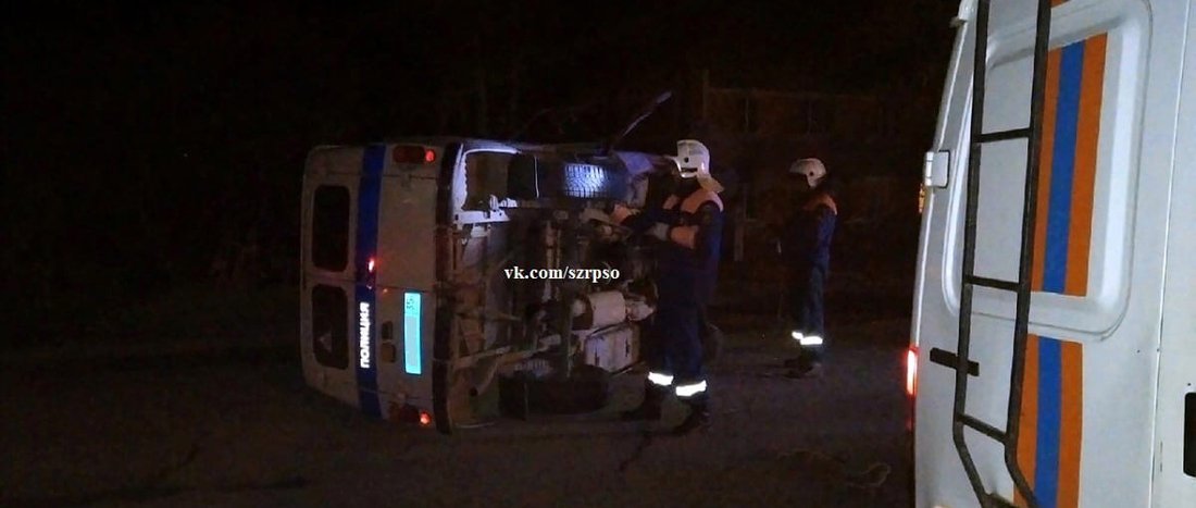 Полицейская «буханка» опрокинулась после аварии в Кириллове
