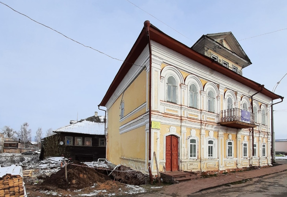 Капитальный ремонт школы искусств продолжается в селе Устье 