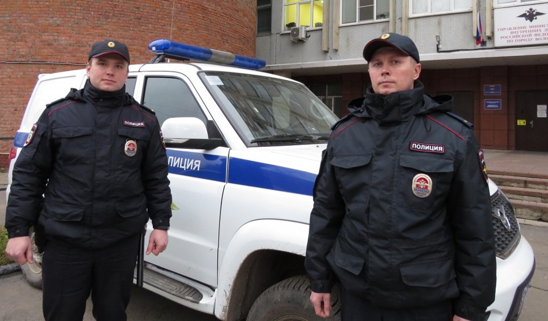В Вологде полицейские спасли из пожара инвалида-колясочника