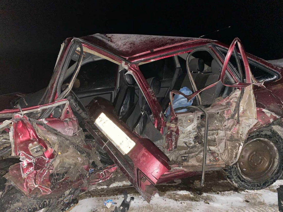 29-летний водитель «Деу Нексии» погиб после лобового столкновения с тягачом в Грязовецком районе