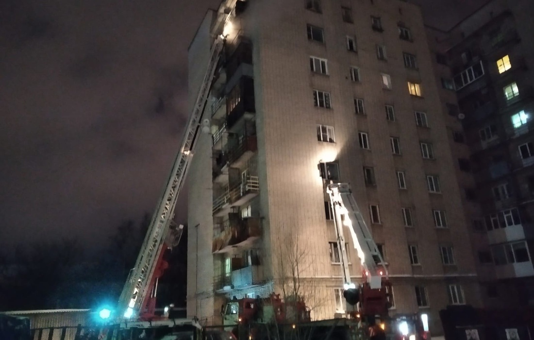 Серьёзный пожар в Вологодской многоэтажке: эвакуировано 38 человек, есть пострадавшие