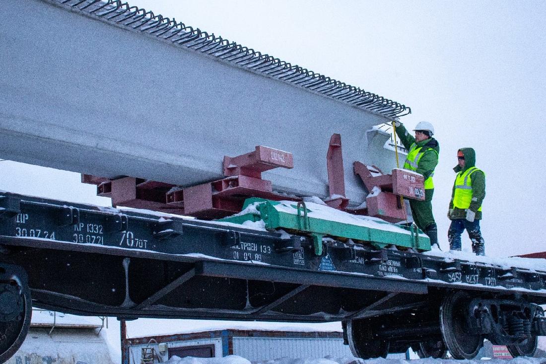Процесс пошёл: в Вологду привезли материалы для ремонта моста через Шограш