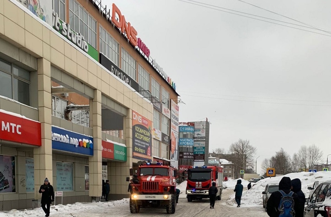 В Череповце из крупного ТЦ эвакуировали сотрудников и посетителей