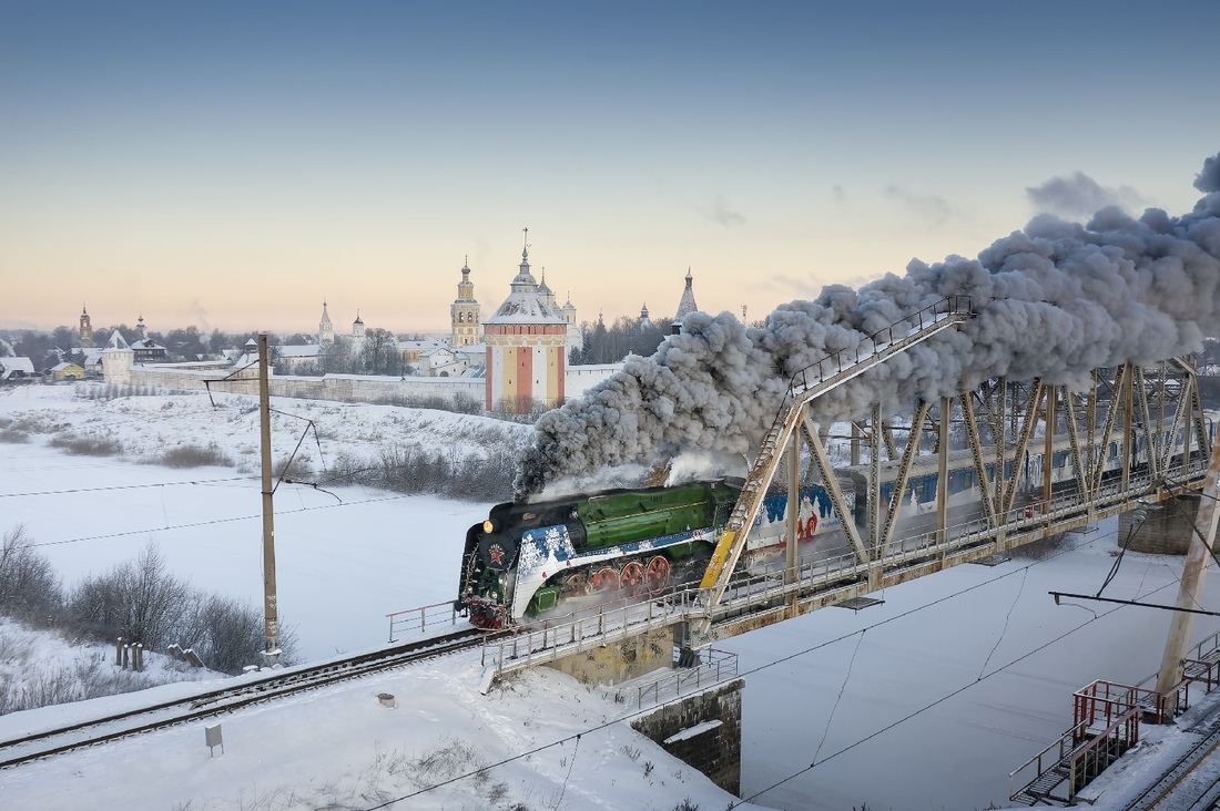 Сказочный поезд великоустюгского Деда Мороза «припарковался» в Карелии
