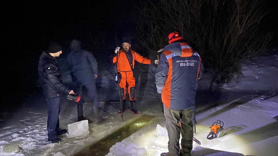 Двое детей провалились под лёд в Вологодском районе