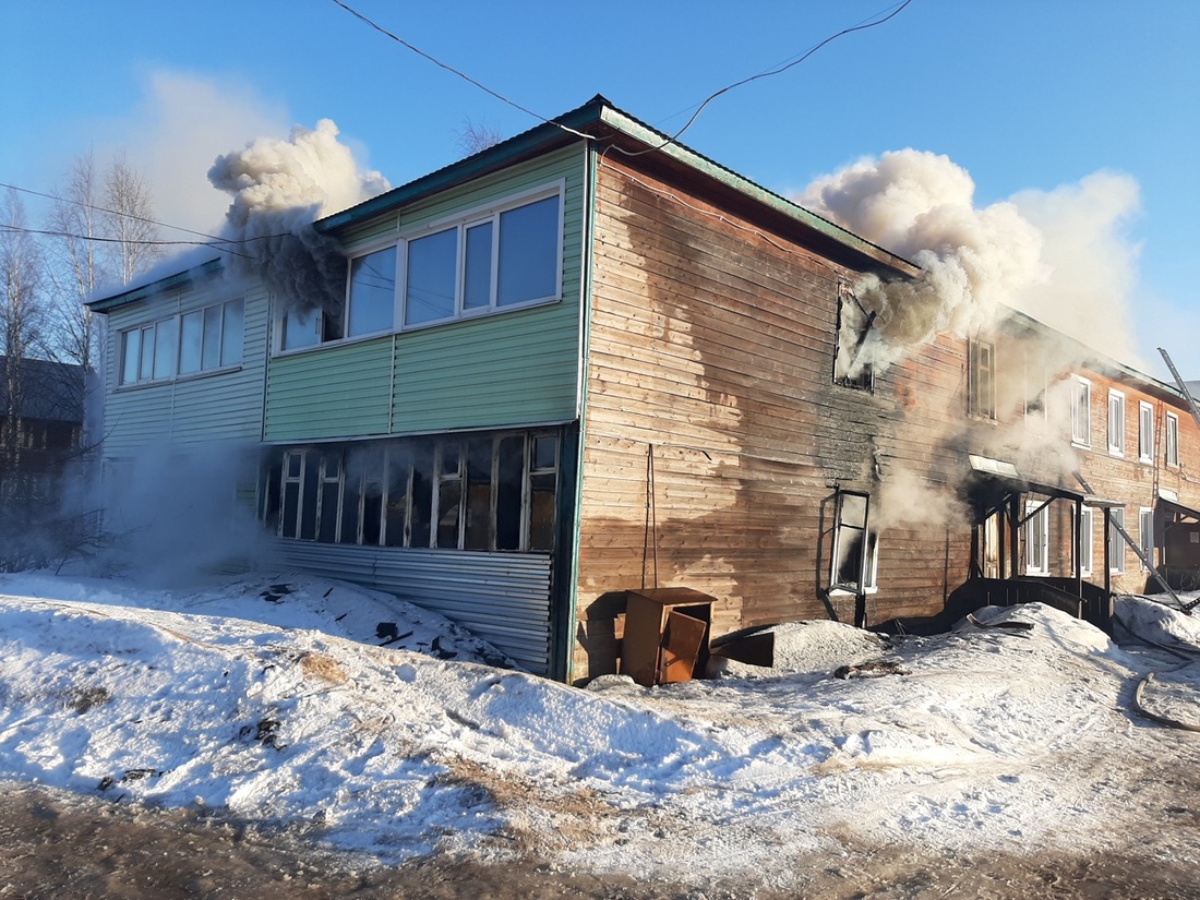 Крупный пожар в Вытегре едва не оставил несколько семей без жилья