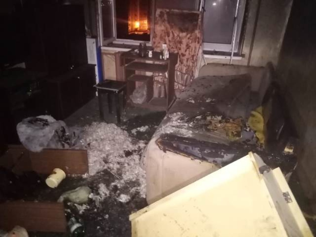 50-летний череповчанин получил ожоги, пытаясь потушить пожар в собственной квартире
