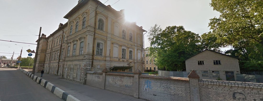 Пожар в одном из зданий заброшенного военного госпиталя произошёл в Вологде