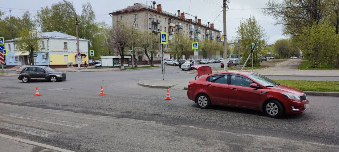 Иномарка сбила 12-летнюю девочку на пешеходном переходе в Череповце