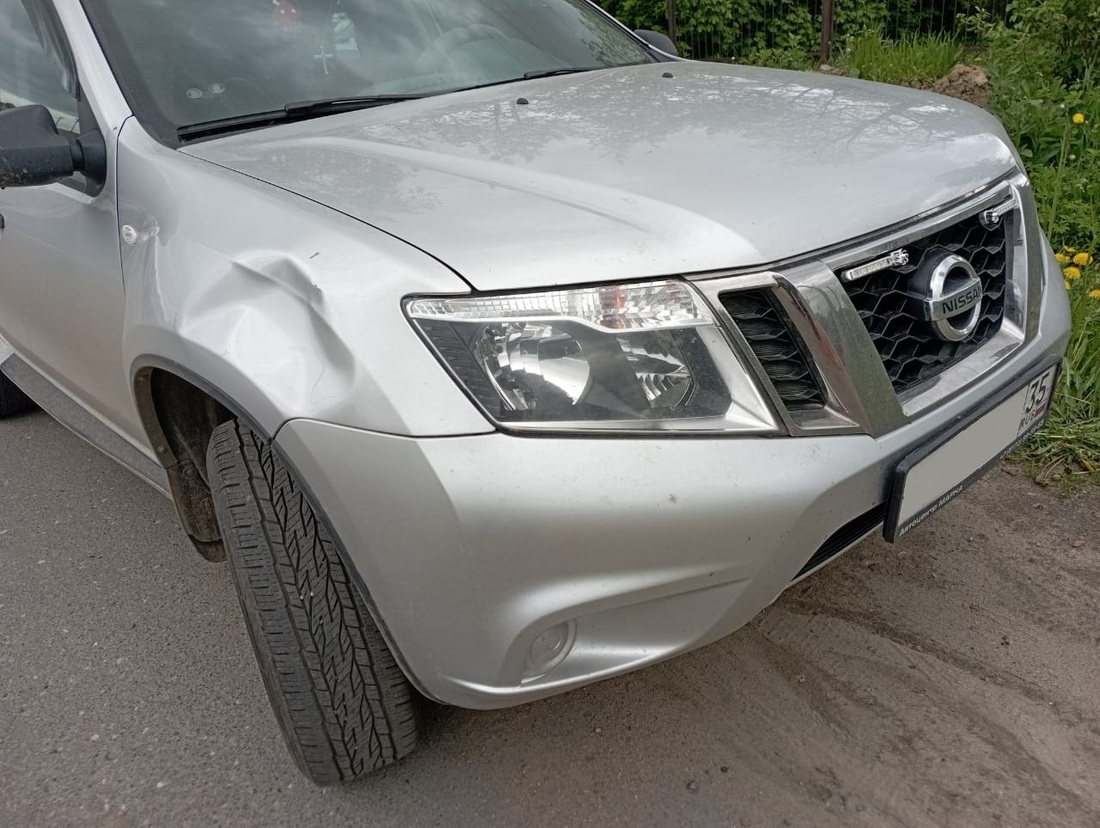 2-летний ребенок попал под колёса иномарки в Грязовце