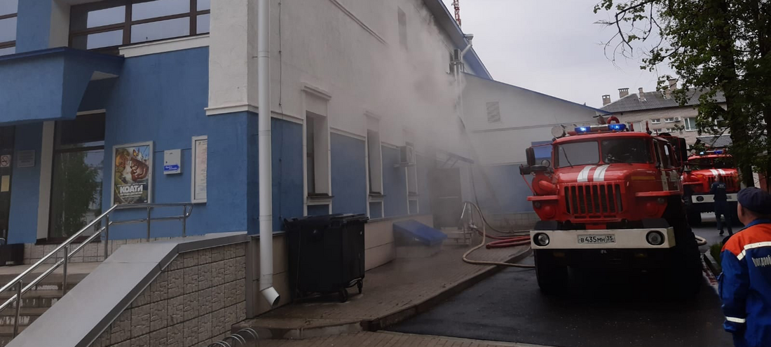 Пожар произошёл в киноконцертном зале «Волго-Балт» в Вытегре