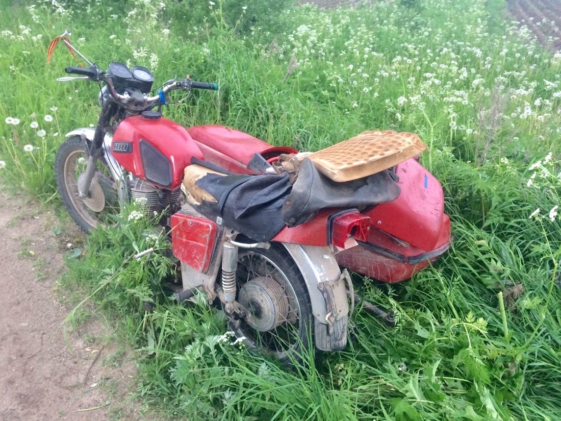 В Бабаевском районе подросток вылетел в кювет на мотоцикле