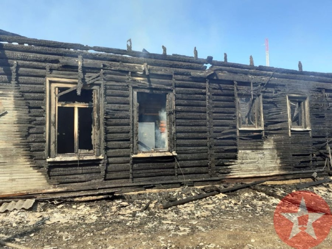 Сельский Дом культуры сгорел в крупном пожаре под Шексной